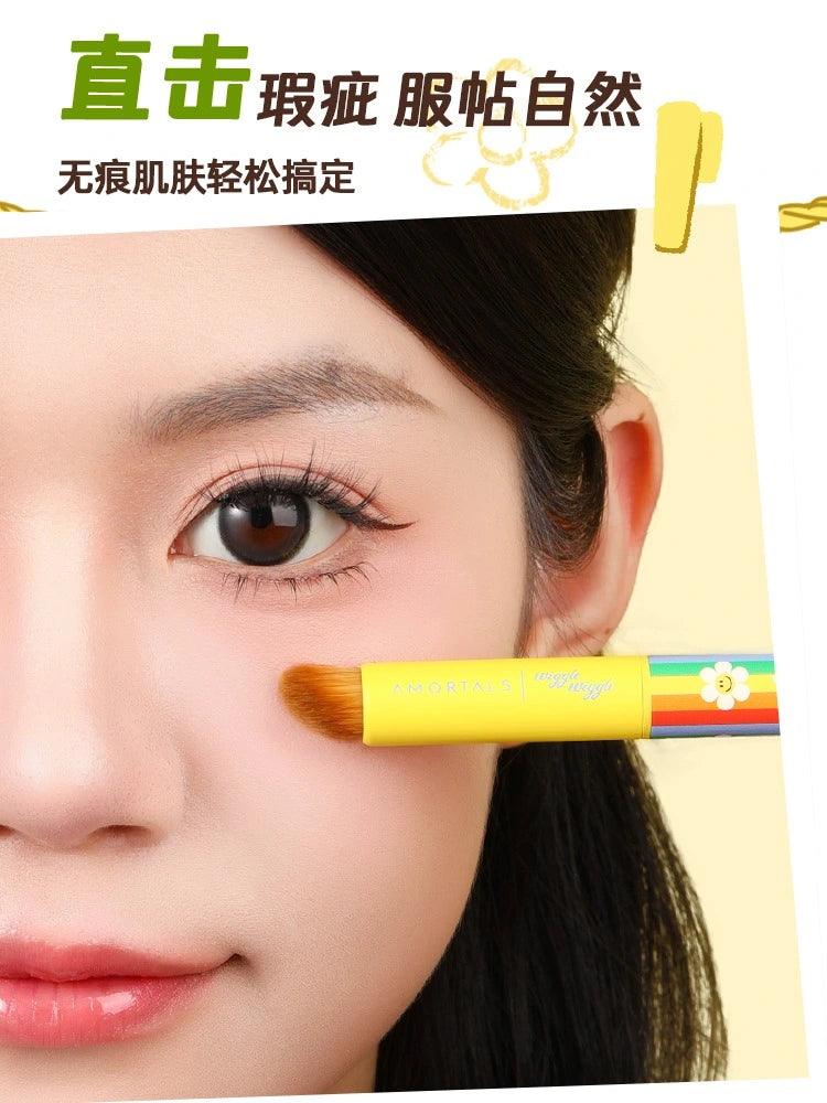 Wiggle Wiggle Concealer Tools Mini Puff n Brush Set