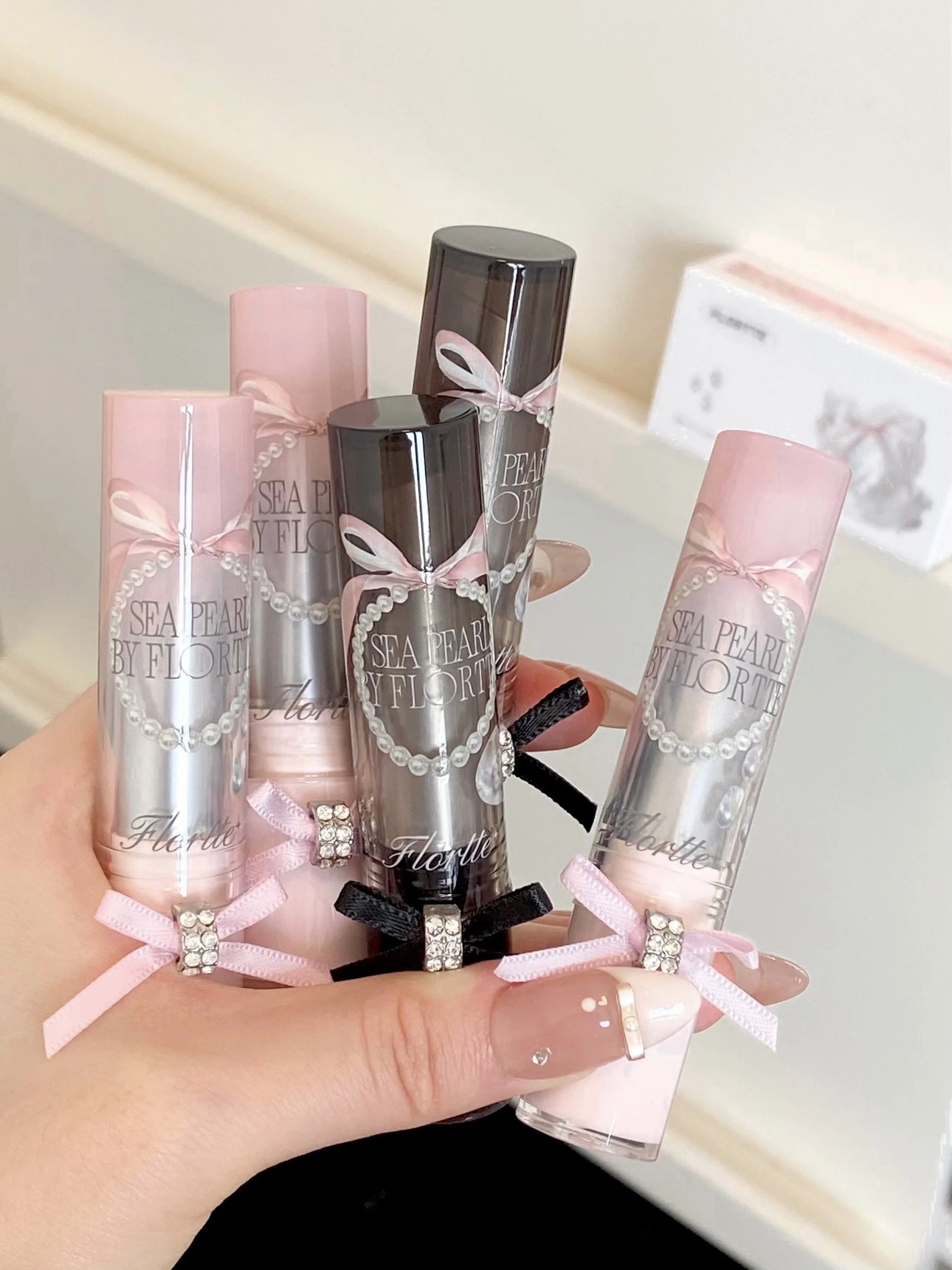 Flortte Sea Pearl Gloss à lèvres solide 2,7 g